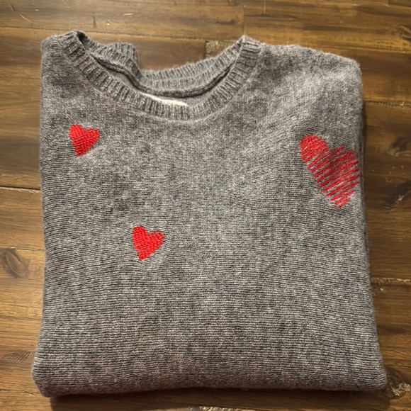 Lauren moshi Gray and Red Crew Neck Sweater with Heart Design 100% cashmere - Picture 6 of 7